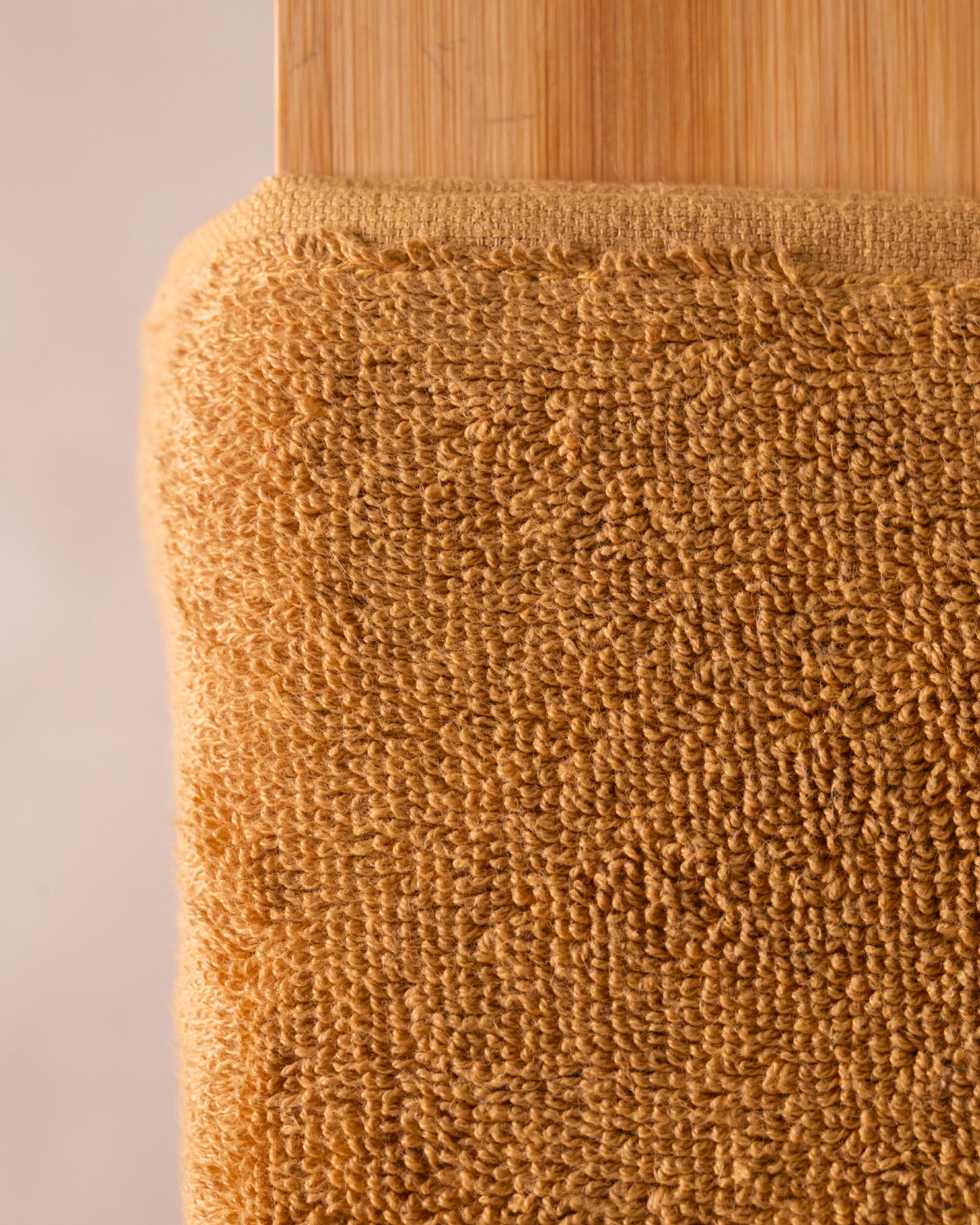 Toalla Flecos Lisa 550g Ocre