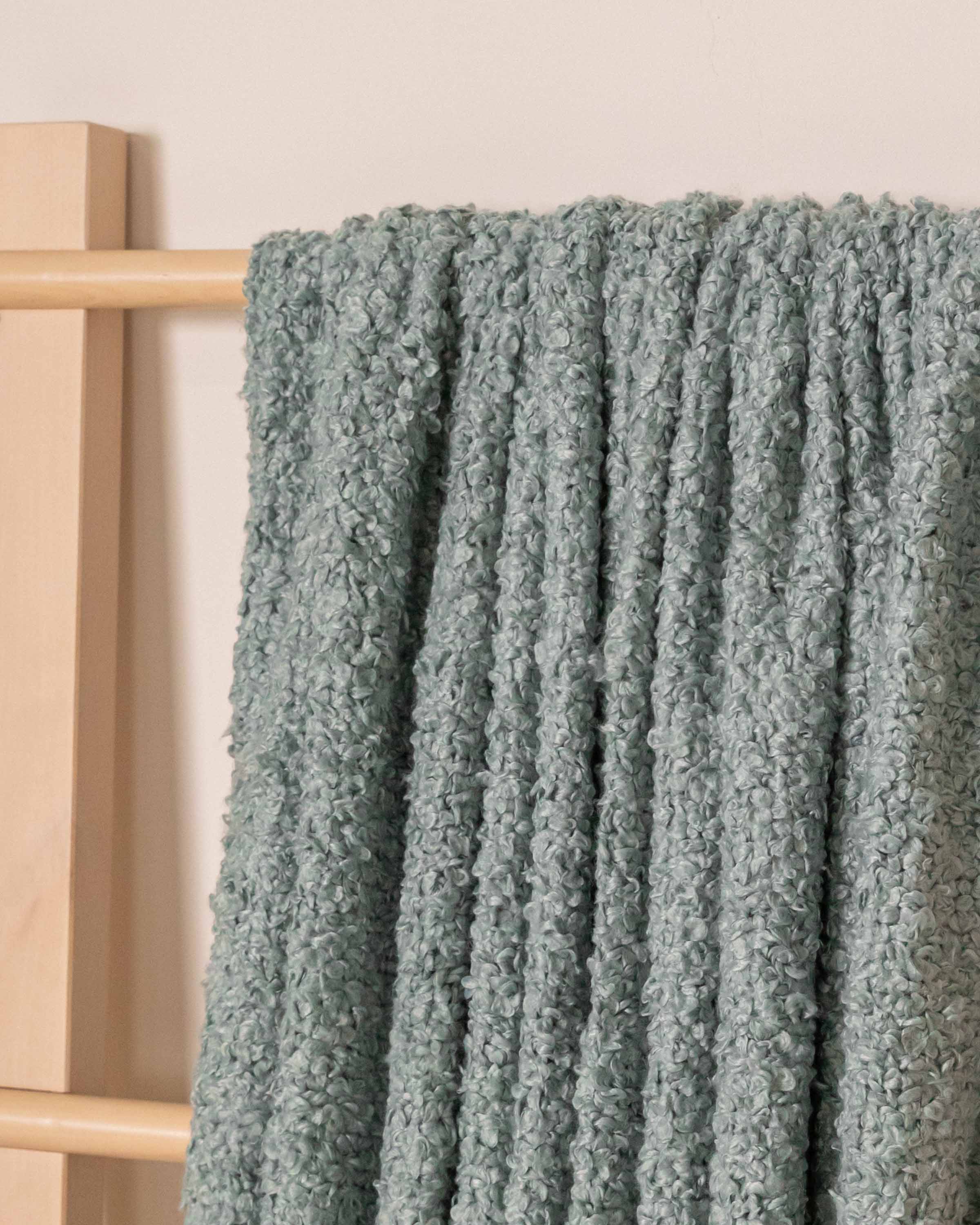 Plaid Nudos Liso Verde Keike