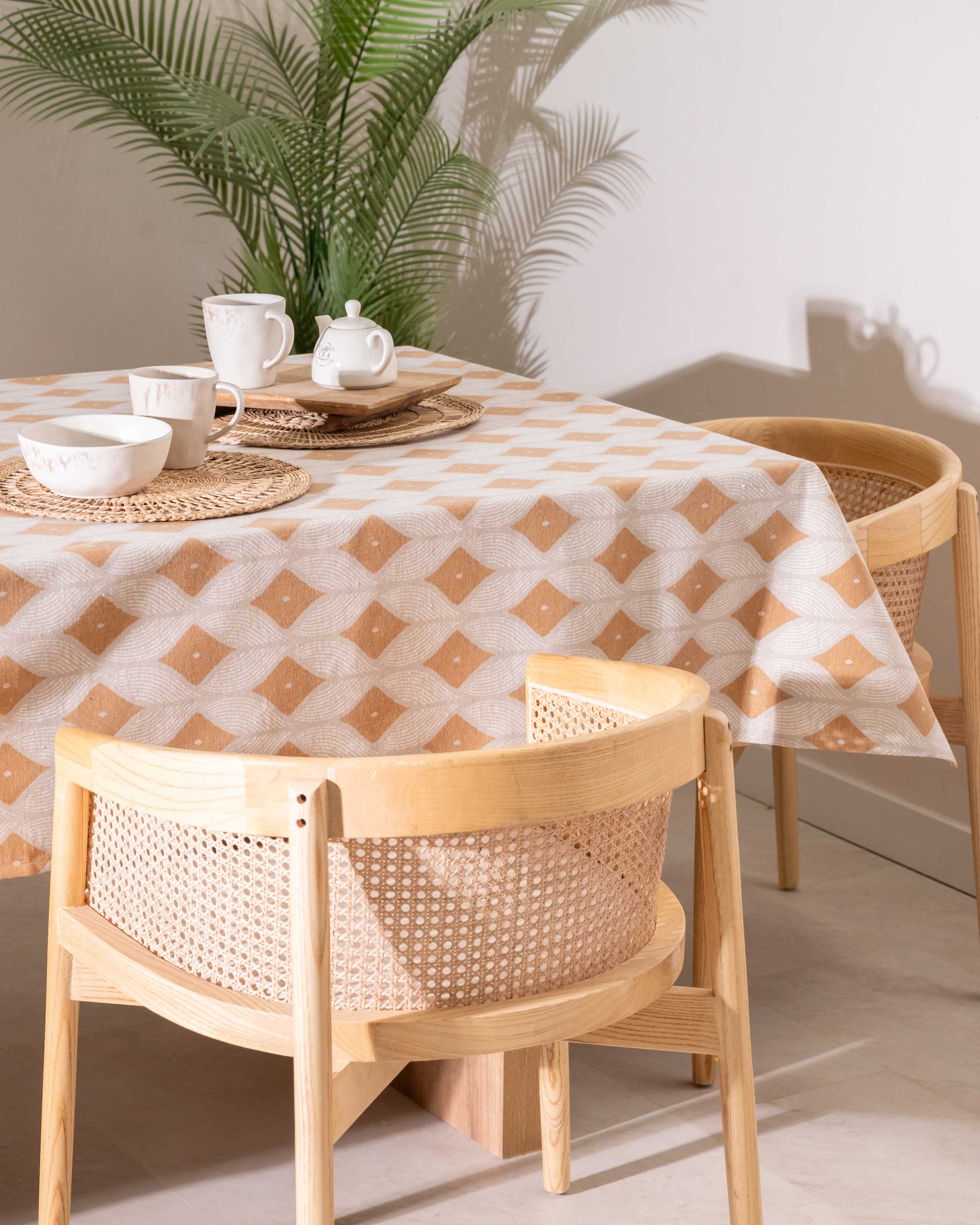 Toalha de mesa Cabot Ocre resistente a manchas