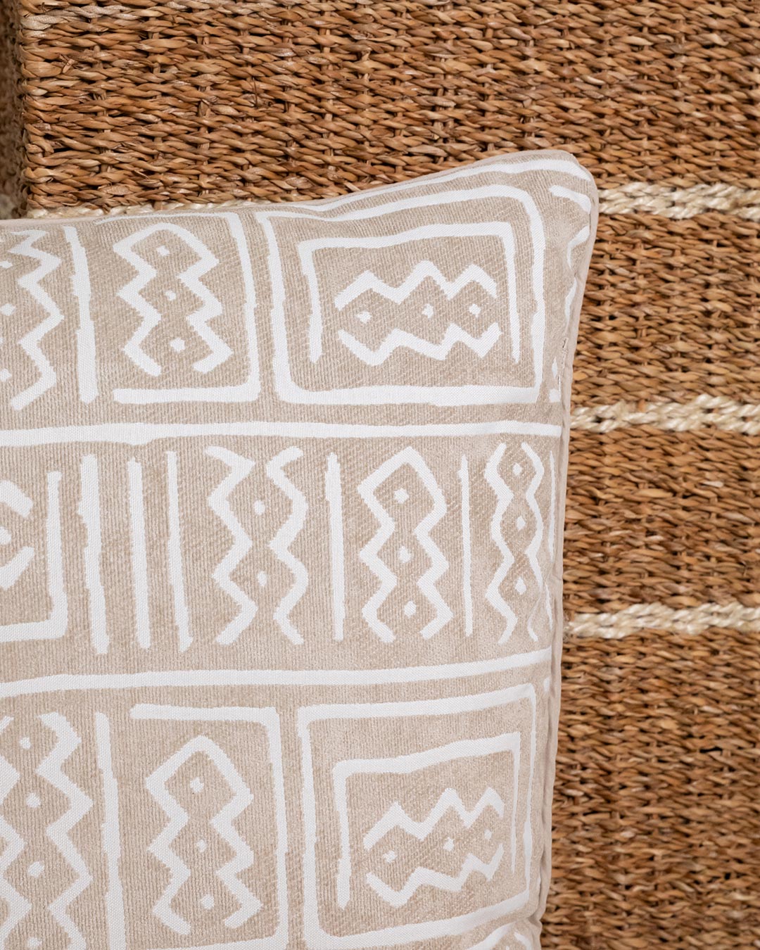 Cojín Jacquard Chenilla Vinuesa Topo
