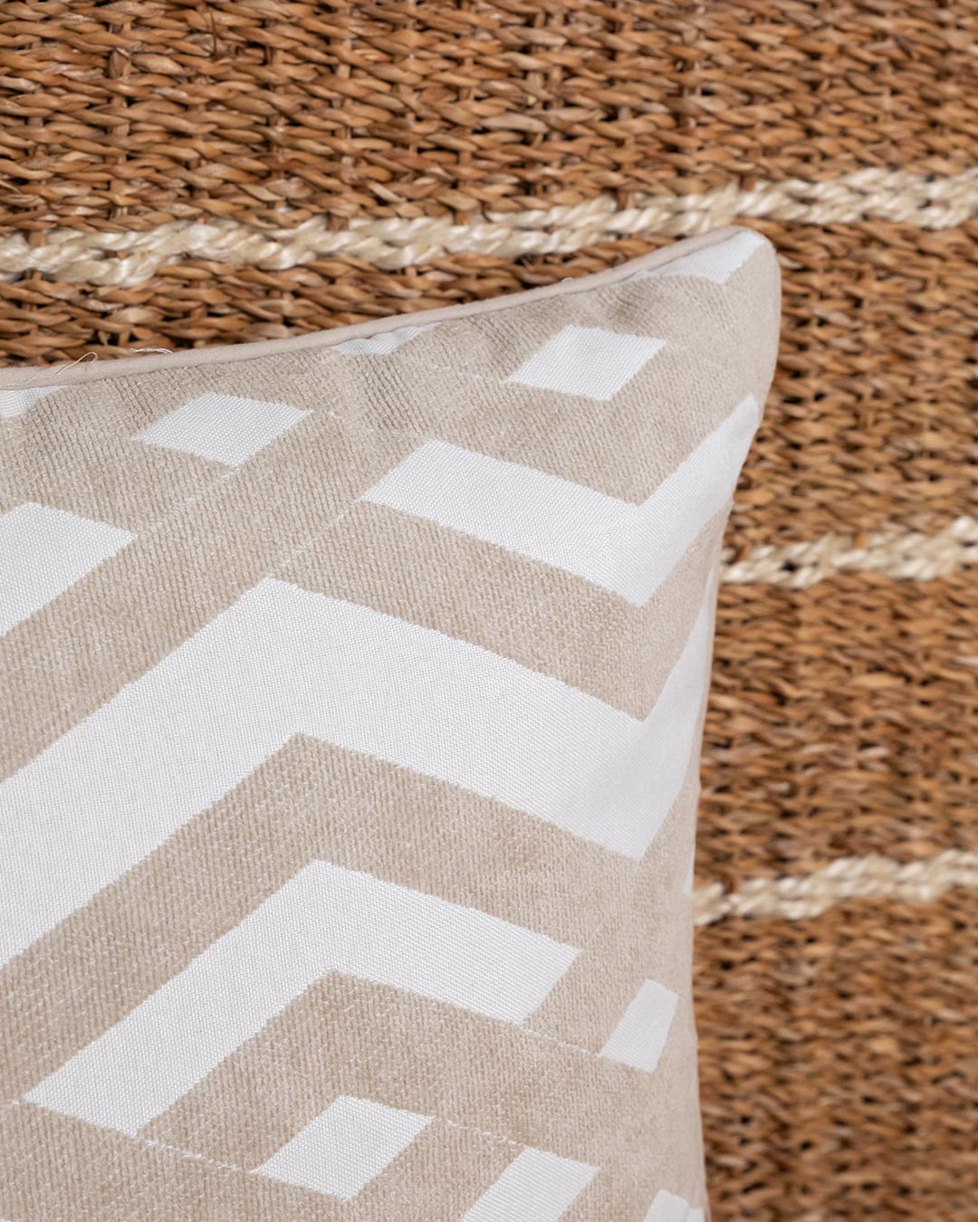 Almofada Nela Topo Chenille Jacquard