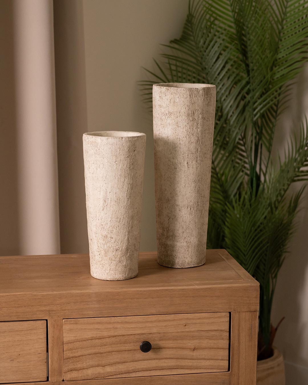 Vaso de cerâmica alongado natural