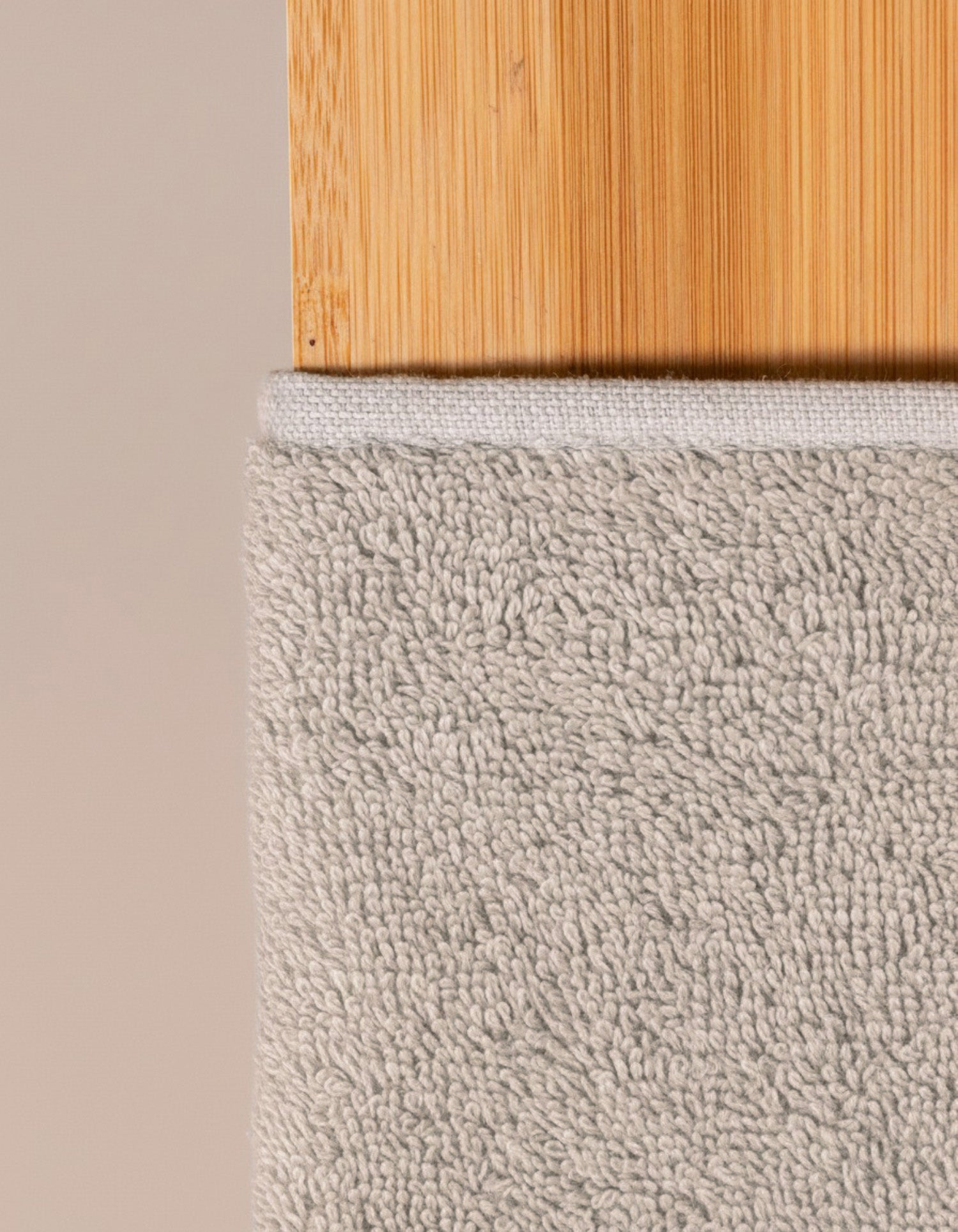Toalla 700g Home Gris Claro